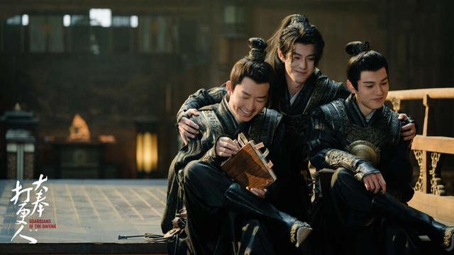 《大奉打更人》